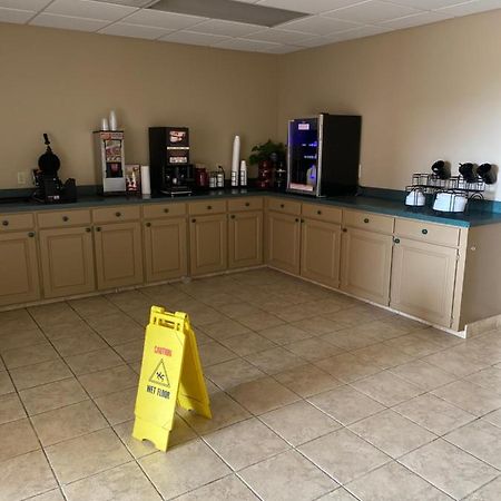 Collins Inn & Suites المظهر الخارجي الصورة