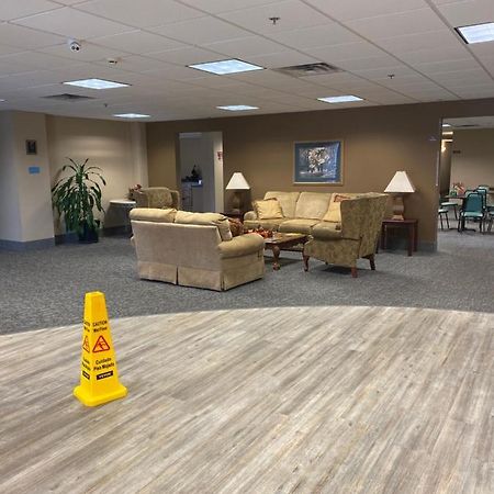 Collins Inn & Suites المظهر الخارجي الصورة