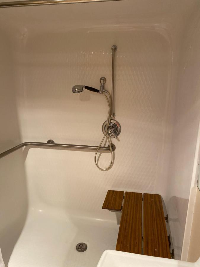Collins Inn & Suites المظهر الخارجي الصورة