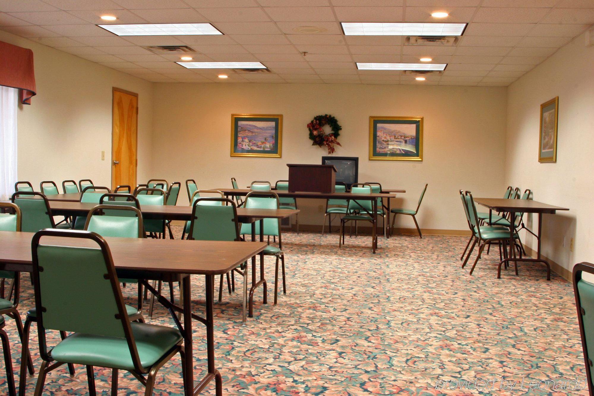 Collins Inn & Suites المرافق الصورة